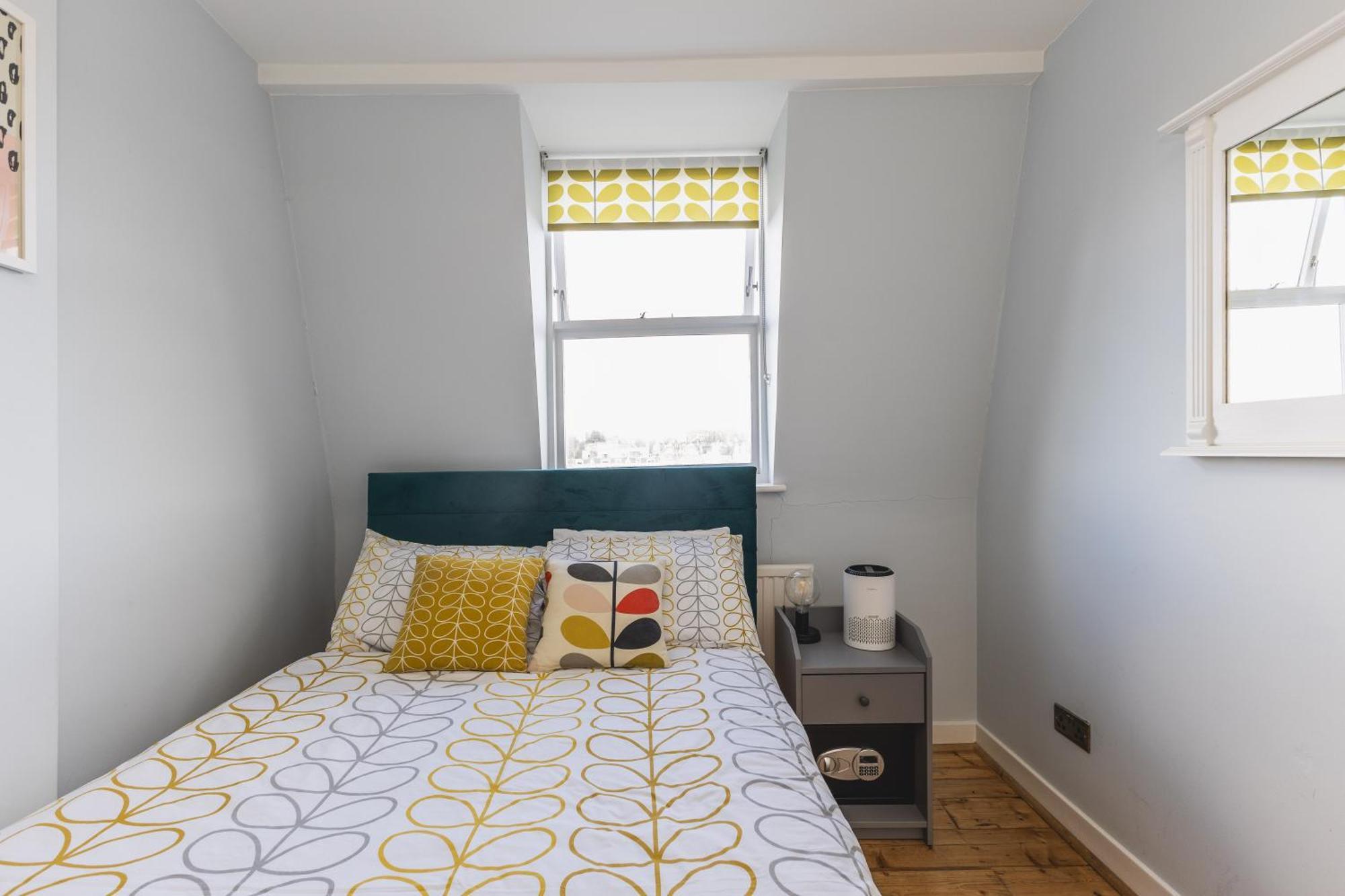 Luxurious 1-Bedroom Apartment In Kensington 런던 외부 사진
