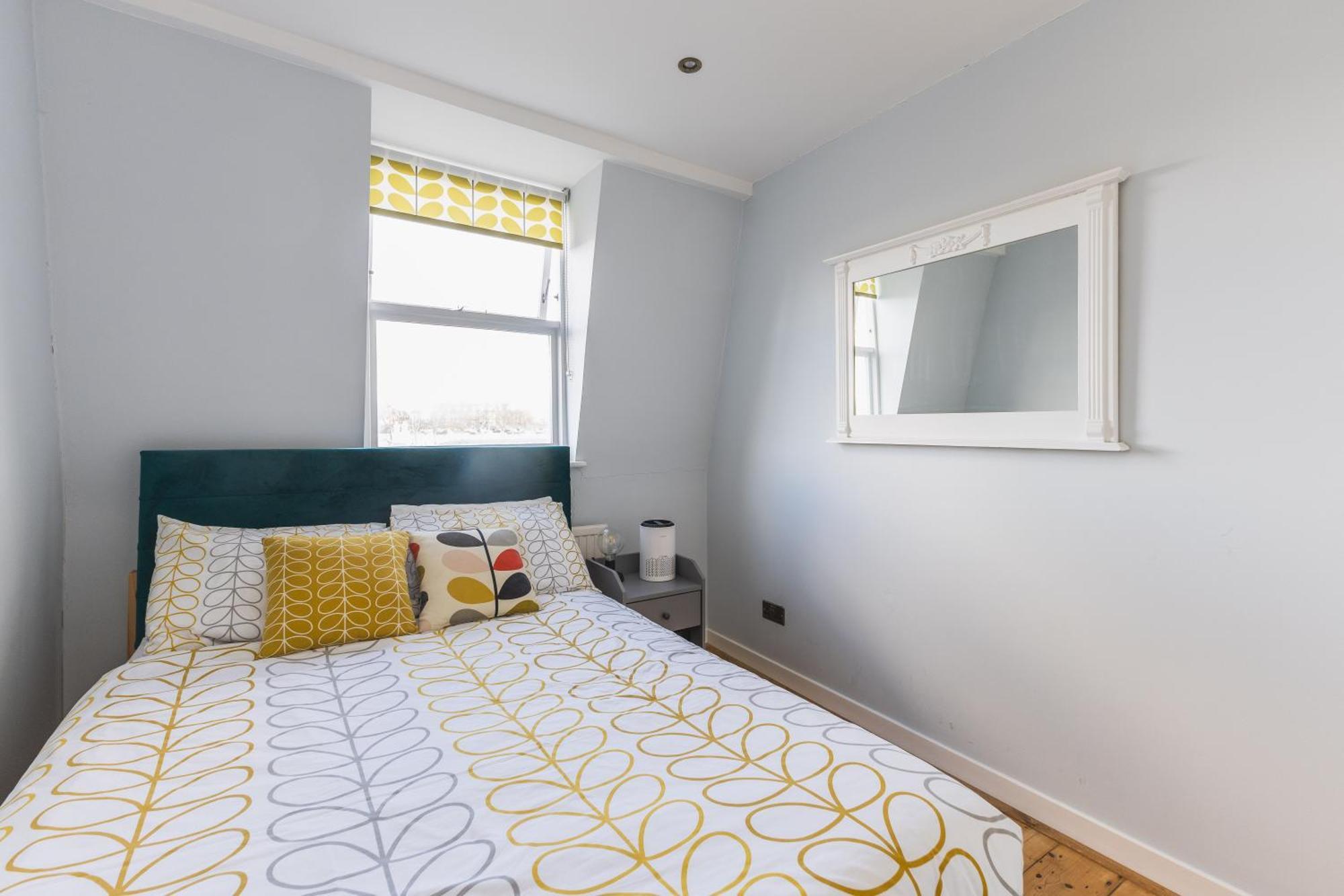 Luxurious 1-Bedroom Apartment In Kensington 런던 외부 사진
