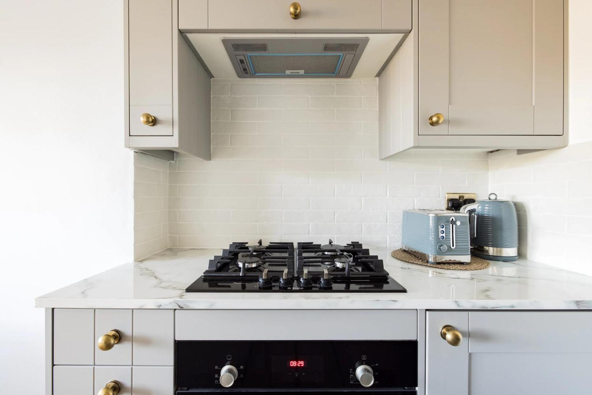 Luxurious 1-Bedroom Apartment In Kensington 런던 외부 사진